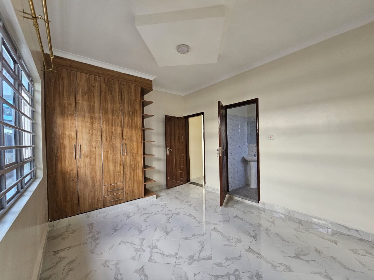 Mugutha 3 Bedroom House Image 11