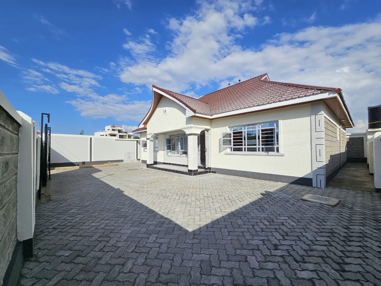 Mugutha 3 Bedroom House Image 7