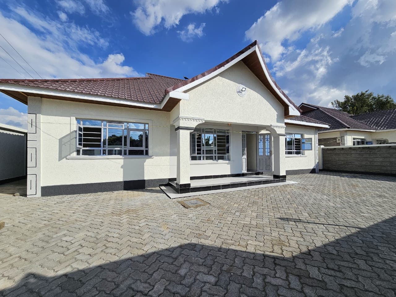 Mugutha 3 Bedroom House Image 9